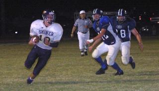 Baer eludes tacklers